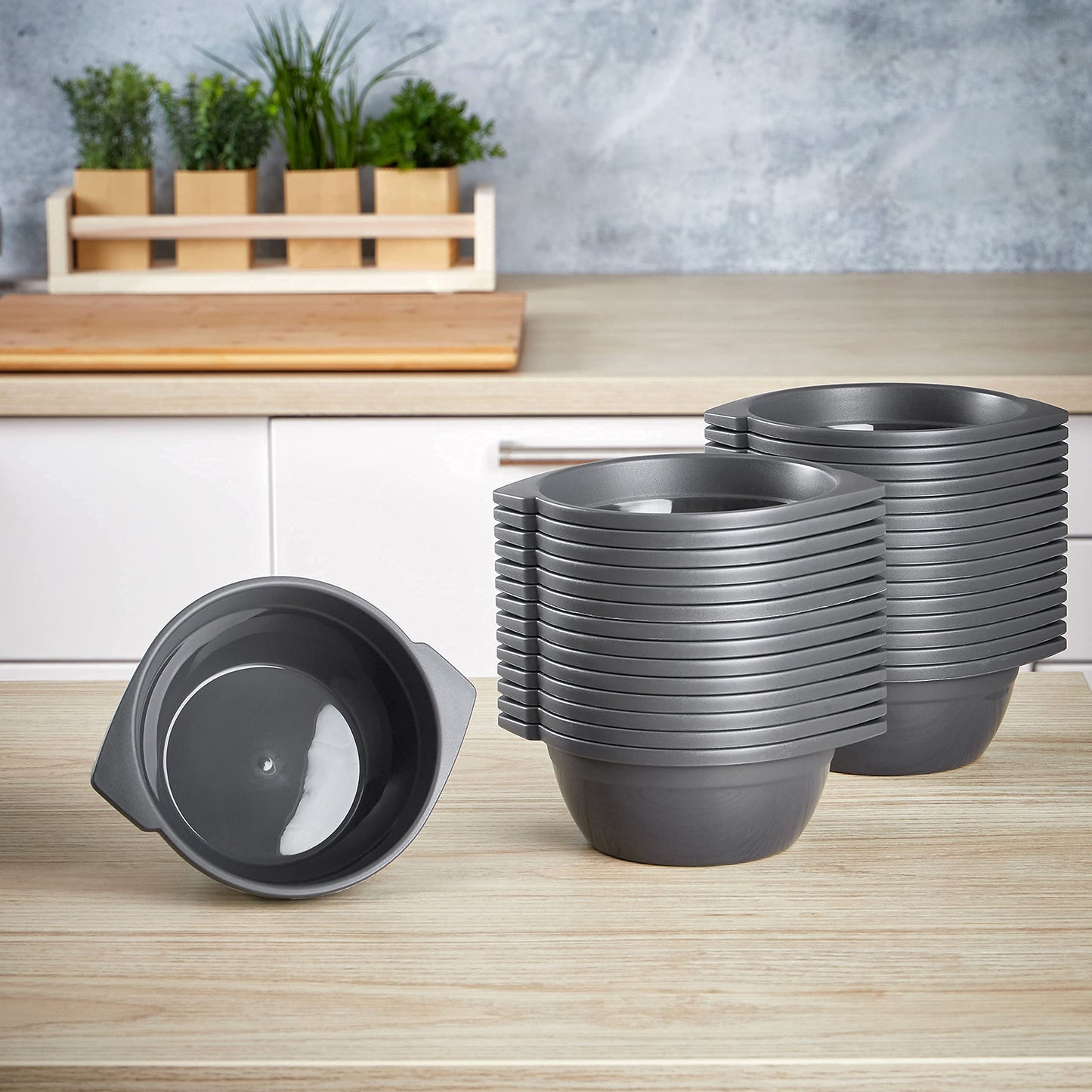 Grizzly party tableware set. 30-piece set of reusable cereal bowls. Dishwasher safe, shatterproof, sturdy, 100% recyclable. Reusable anthracite bowls.