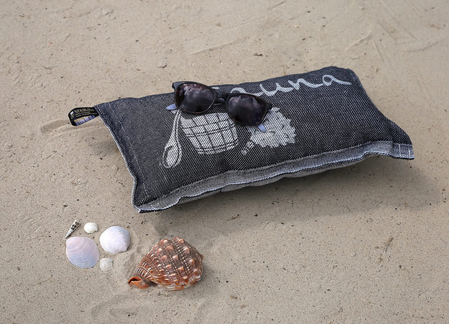 JOKIPIIN | 1 x Favorite sauna pillow travel pillow | Design: Sauna | Dimensions: 40 x 22 cm, linen/cotton | pollutant tested Ökotex 100 | Made in Finland (Black/White)