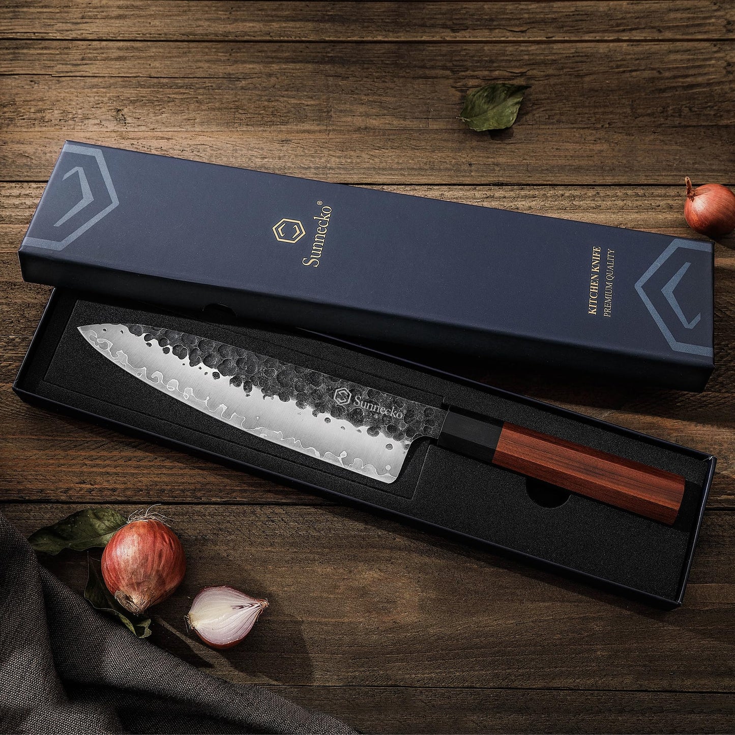 Sunnecko 8-inch professional kitchen knife, Santoku knife, Japanese chef knife made of 3-layer steel with gift box.