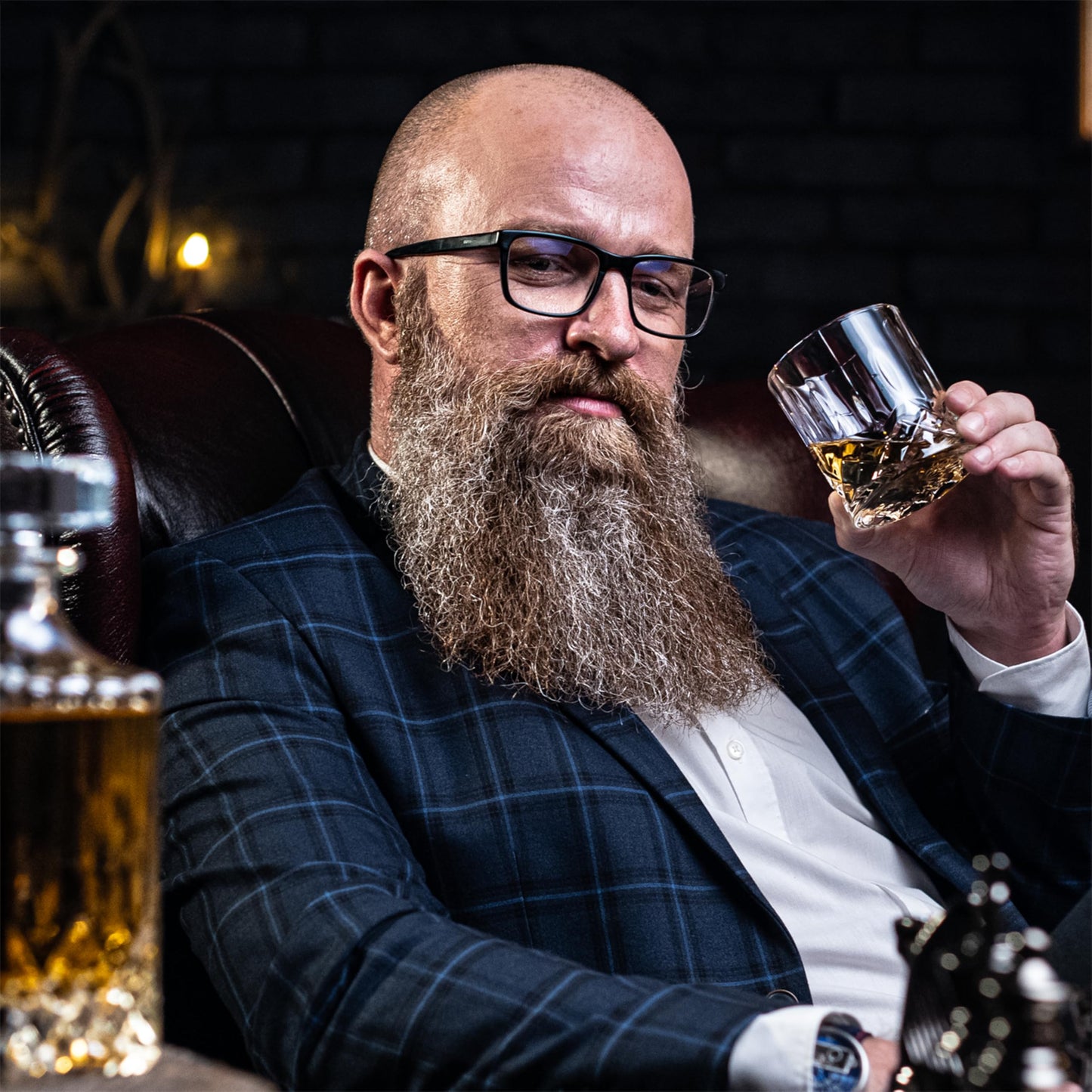 WHISISKEY Whiskey Glasses Set - Whiskey Gift Set Glass - Whiskey Glasses - Men's Gifts - Men's Gifts - Birthday Gift Man - Gift Box, 2 Rum Glasses x 310ML, 8 Whiskey Stones