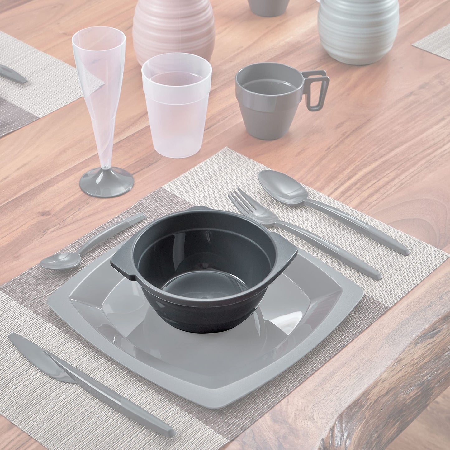 Grizzly party tableware set. 30-piece set of reusable cereal bowls. Dishwasher safe, shatterproof, sturdy, 100% recyclable. Reusable anthracite bowls.