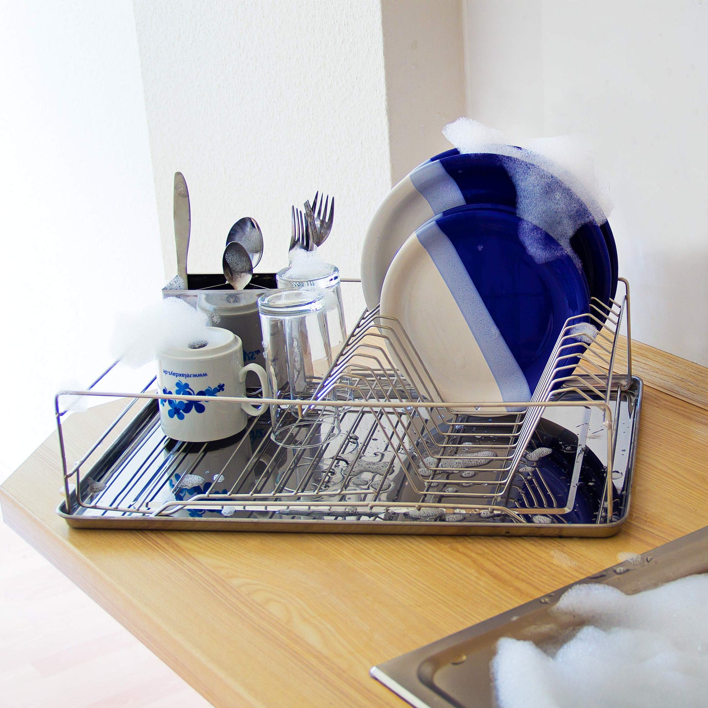 Relaxdays XL stainless steel dish rack LxWxH approx. 13 x 18.9 x 4.7 inches Draining rack for plates and cups Dish basket with cutlery holder and drip tray Shiny dish rack for your kitchen, silver