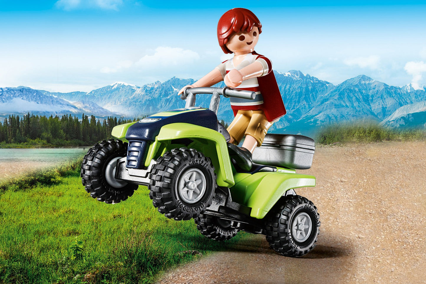 PLAYMOBIL 9318 Fun Camping Set for the whole family with removable roof, trailer hitch, and pull-out awning, for ages 4 and up.