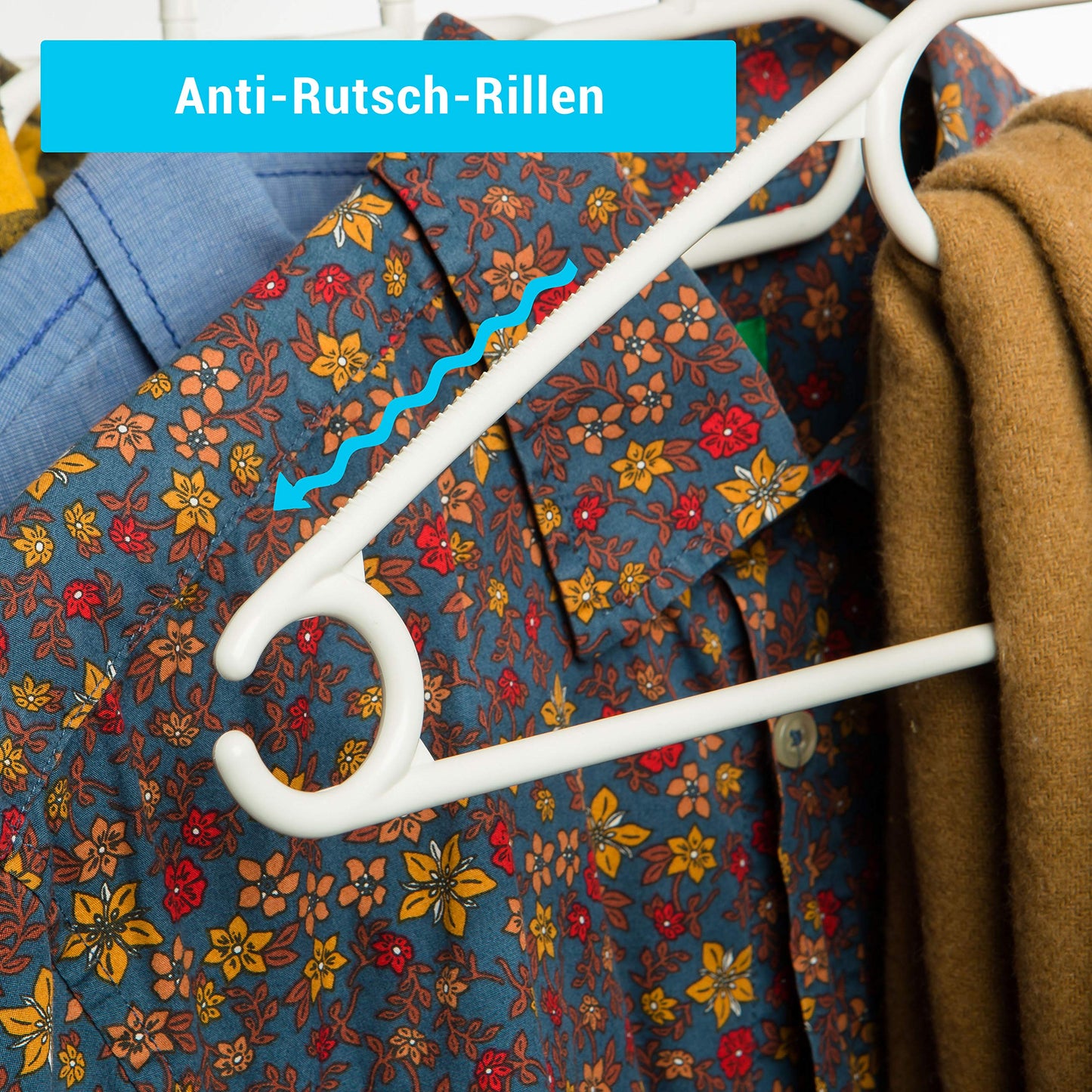 50 white plastic hangers with swivel hooks, approximately 41 cm long, a sustainable solution for organizing your closet, Made in EU, environmentally friendly with 100% recycled material.