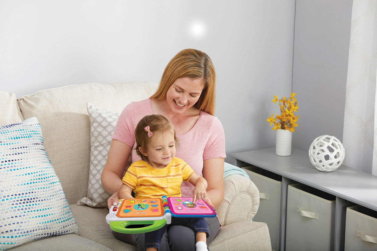 VTech Baby My 100 Words Book - Interactive picture book for learning first words with 12 bilingual pages in German-English - For children aged 2-5 years.