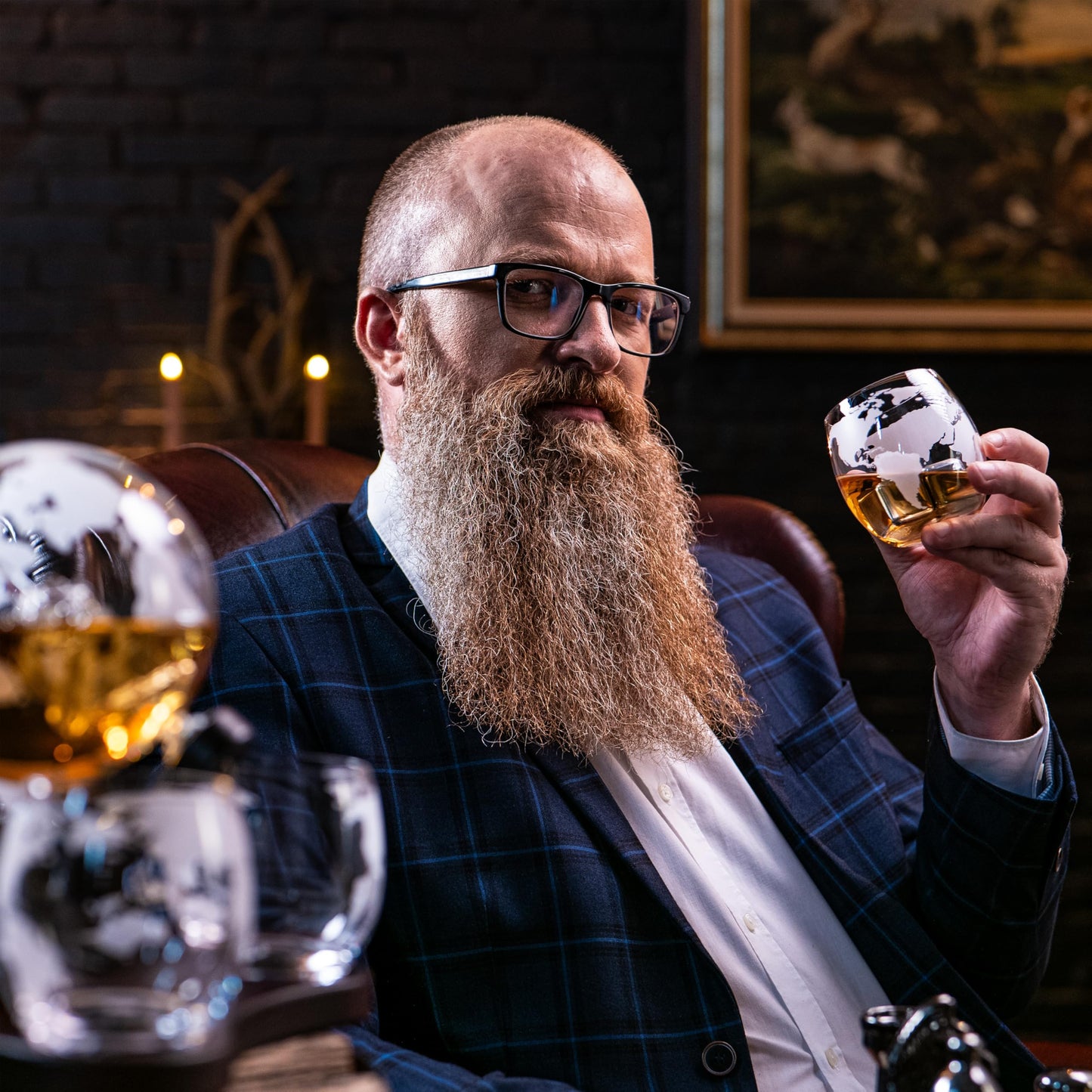 Whiskey Decanter Set - Whiskey Gift Set - Gifts for Men - Men's Gift - Birthday Gift for Men - Globe Decanter 900ML, Gift Box, 4 Whiskey Glasses, 4 Whiskey Stones