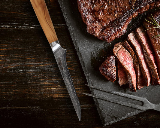 Wakoli Oribu fillet knife boning knife 14cm blade made of 67 layers of Damascus steel with AUS-10 core, olive wood handle, ergonomic, for meat and fish, professional kitchen knife gift box, sharp & durable.