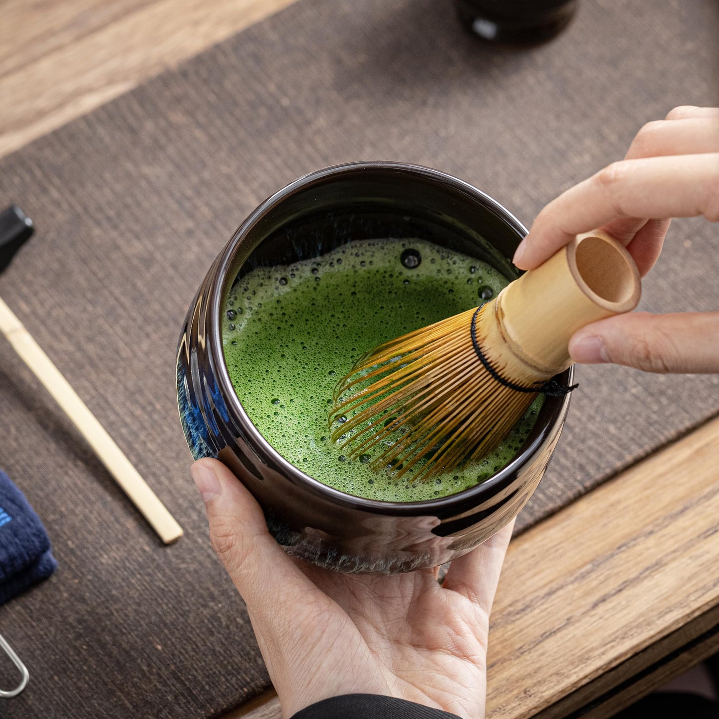 TEANAGOO Matcha set with storage box, 10-piece Matcha tea set, ceramic Matcha bowl (510ml/18oz), bamboo whisk (百本立), scoop, sieve, whisk holder, WN4, Juware green.