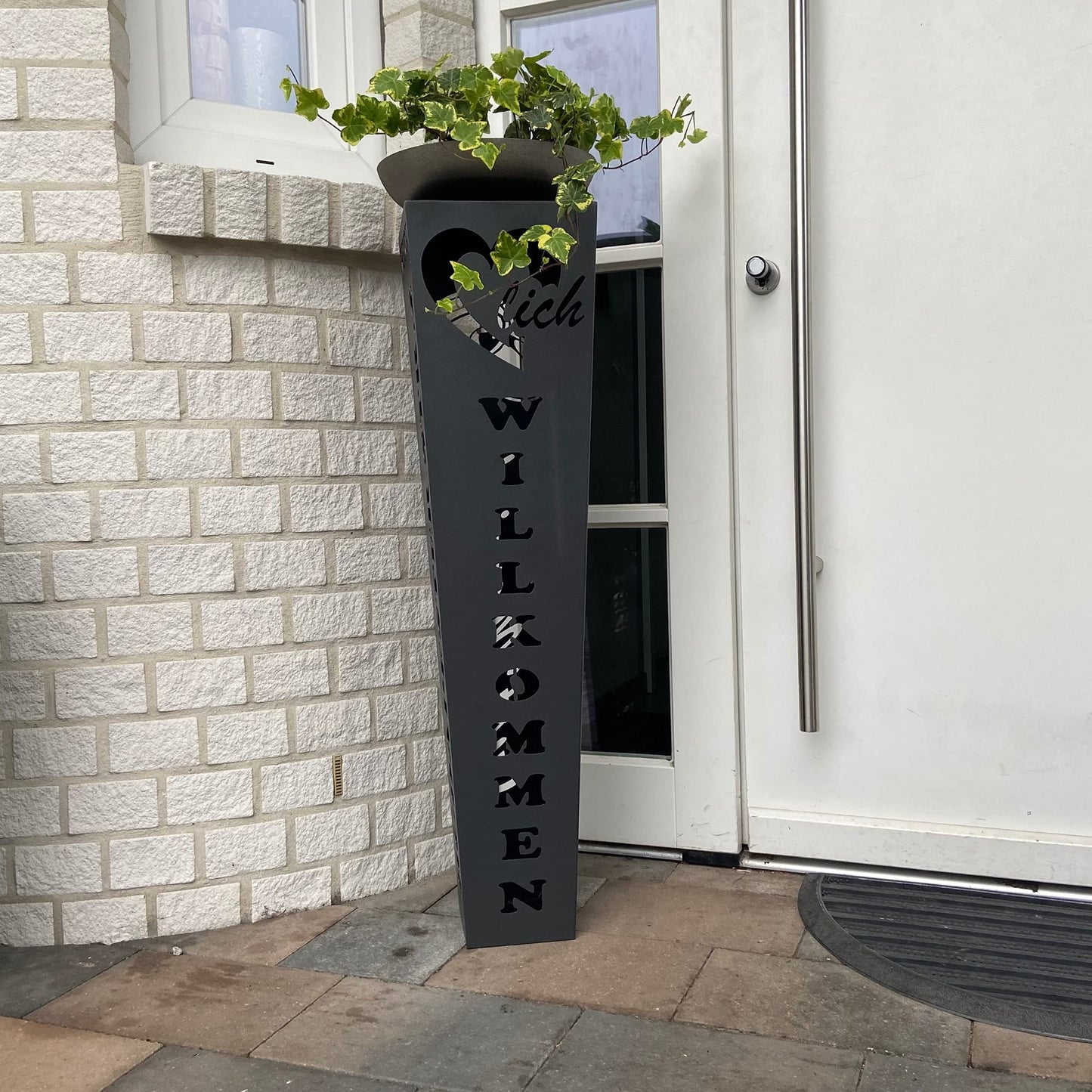 A. Weyck Tools decorative column garden column Welcome Metal #639