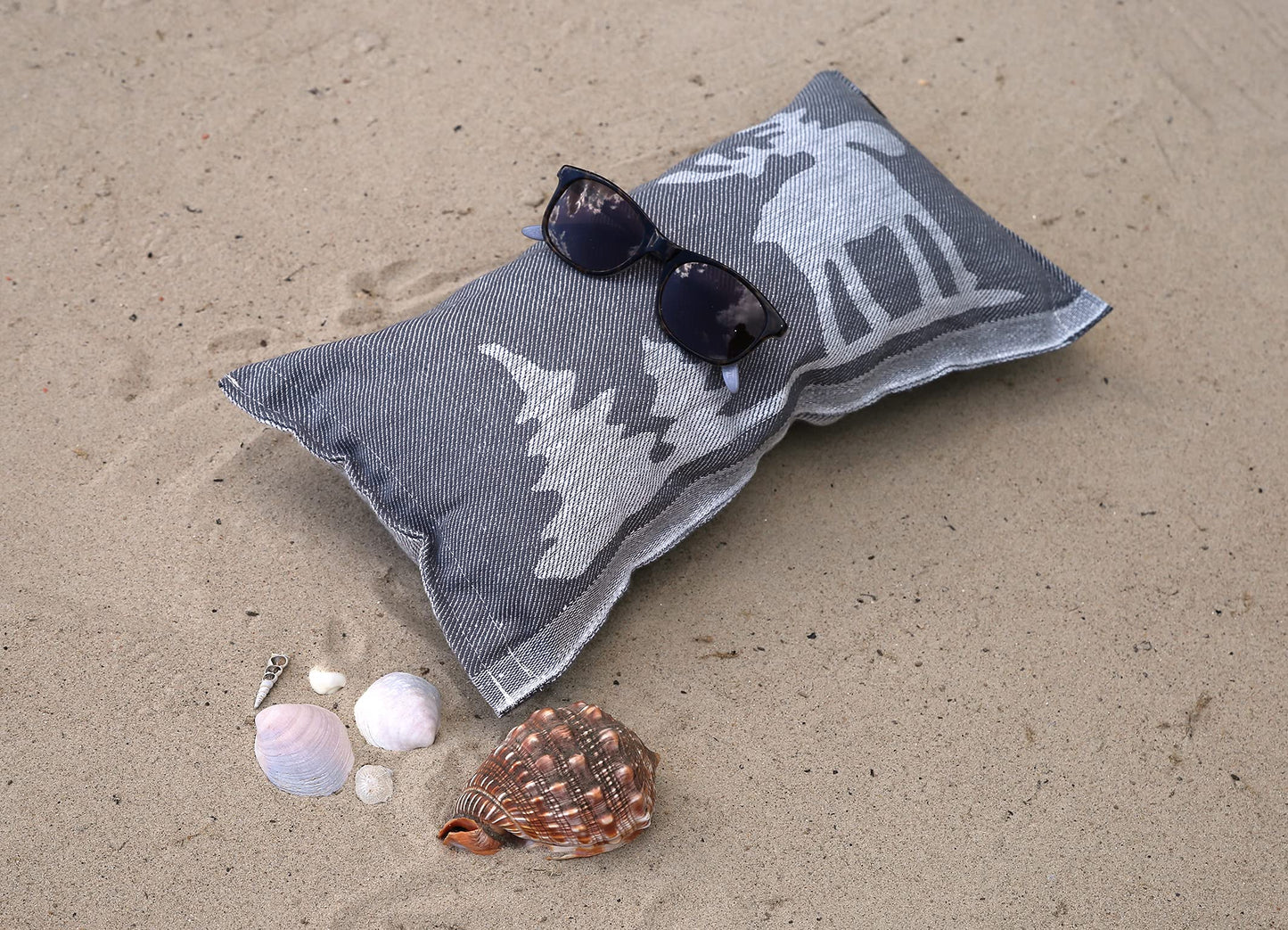 Jokipiin Pellava JOKIPIIN 1 Sauna pillow and travel pillow Moose, 40 x 22 cm, Linen/cotton, made in Finland, grey/white, 22 x 40 cm