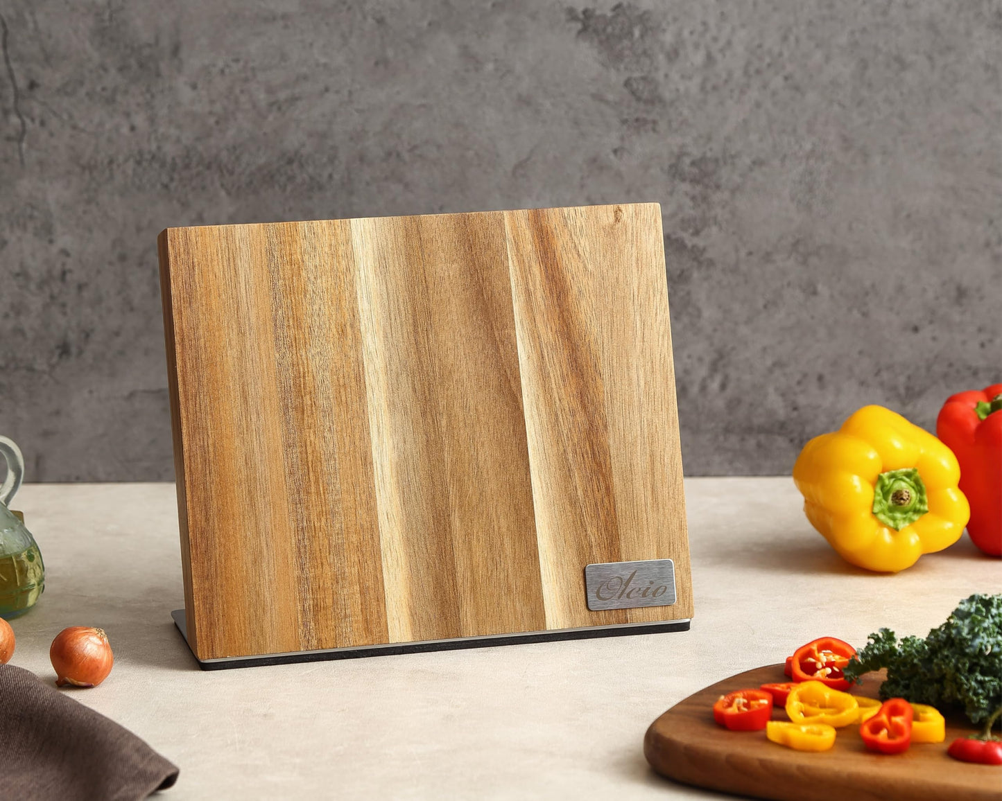 Oleio Magnetic Knife Block - Kitchen organizer made of acacia wood with magnetic strip for up to 6 knives - stainless steel base & non-slip pad - 3.8 cm thick knife block without knives - knife stand