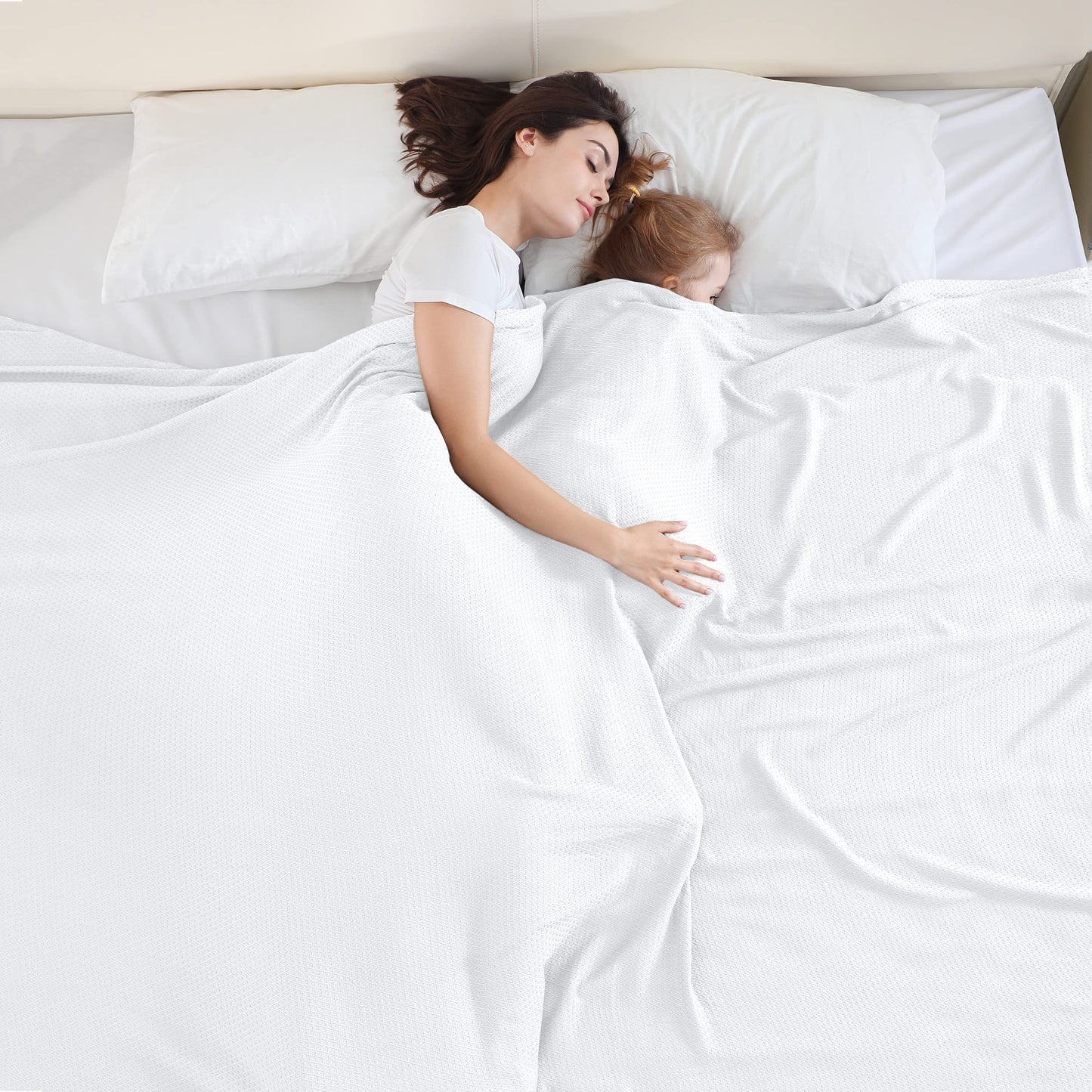 VHOME Summer Blanket - Bamboo Blanket for Adults Kids, Light Breathable Cooling Blankets can keep body cool for Bed Sofa and Everywhere White 240x220cm