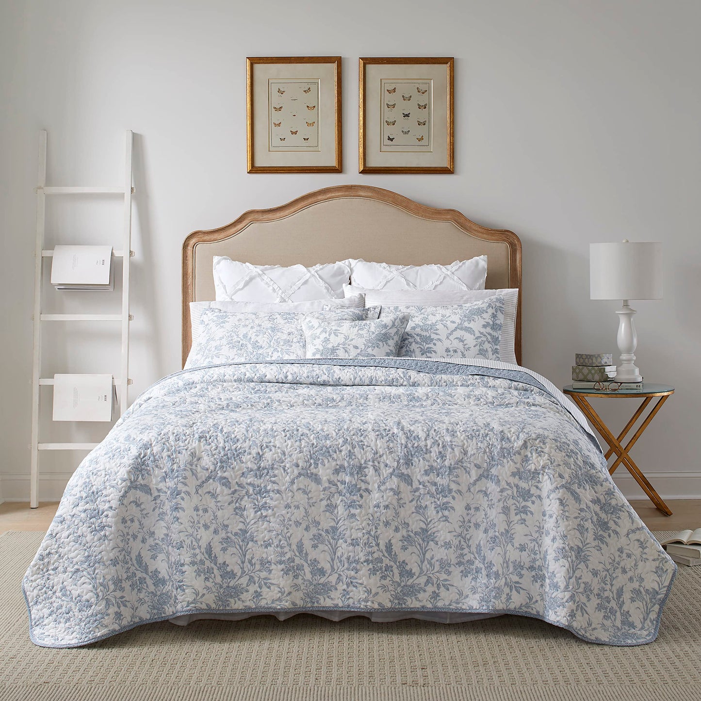 Laura Ashley - King size bedding set, cotton, reversible, with bonus pillowcase, all-season country home decoration (Amberley Blue, King)