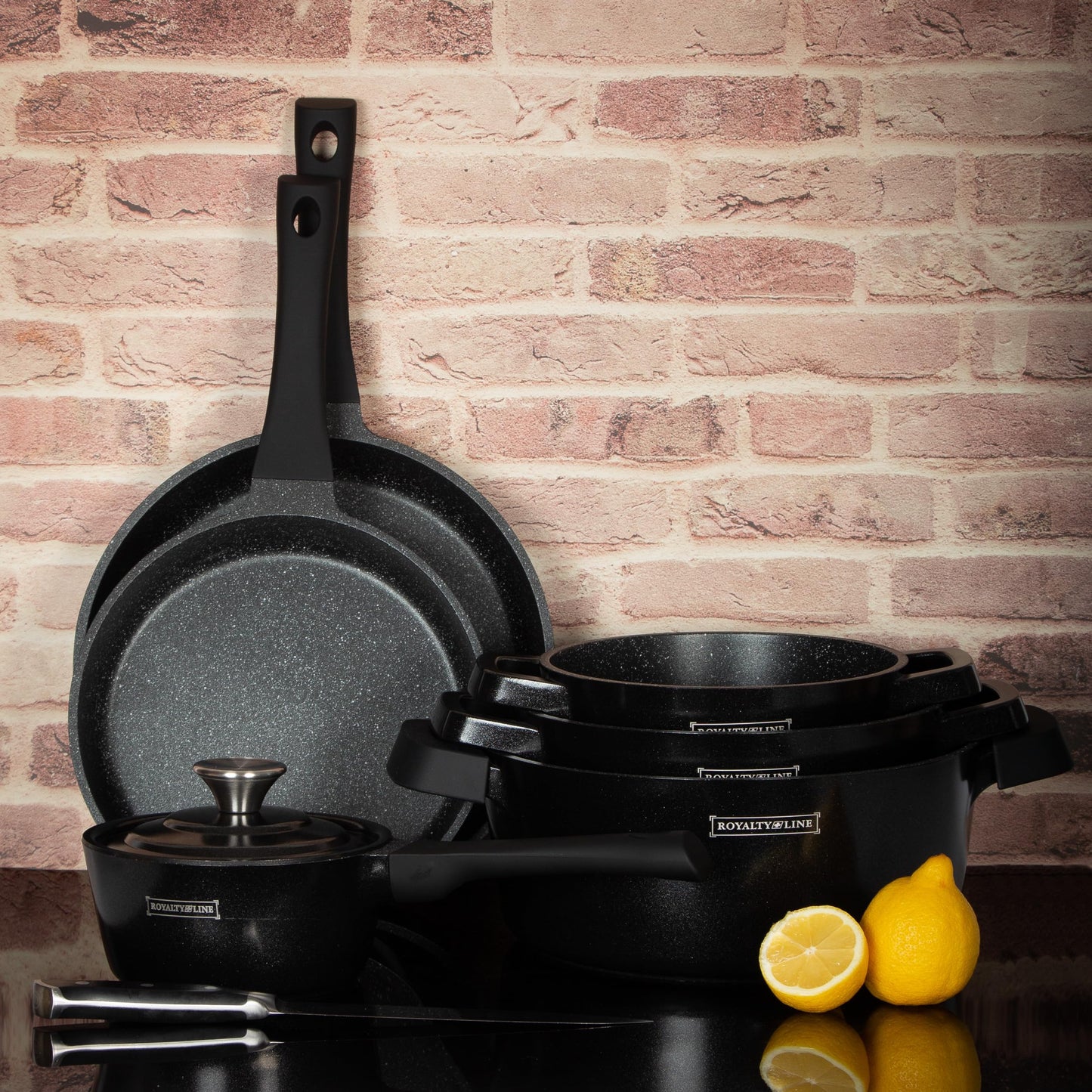 Royalty Line 17 Piece Pot Set in Black - Pot set suitable for induction - Pot and pan set with non-stick coating - Aluminum pan set with heat-resistant silicone handles - Pot set with lids