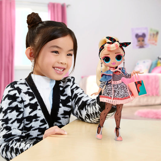 L.O.L. Surprise! OMG To-Go Diner playset with 45+ surprises - Includes color changes and exclusive fashion doll Miss Sundae - For collectors & kids ages 4+