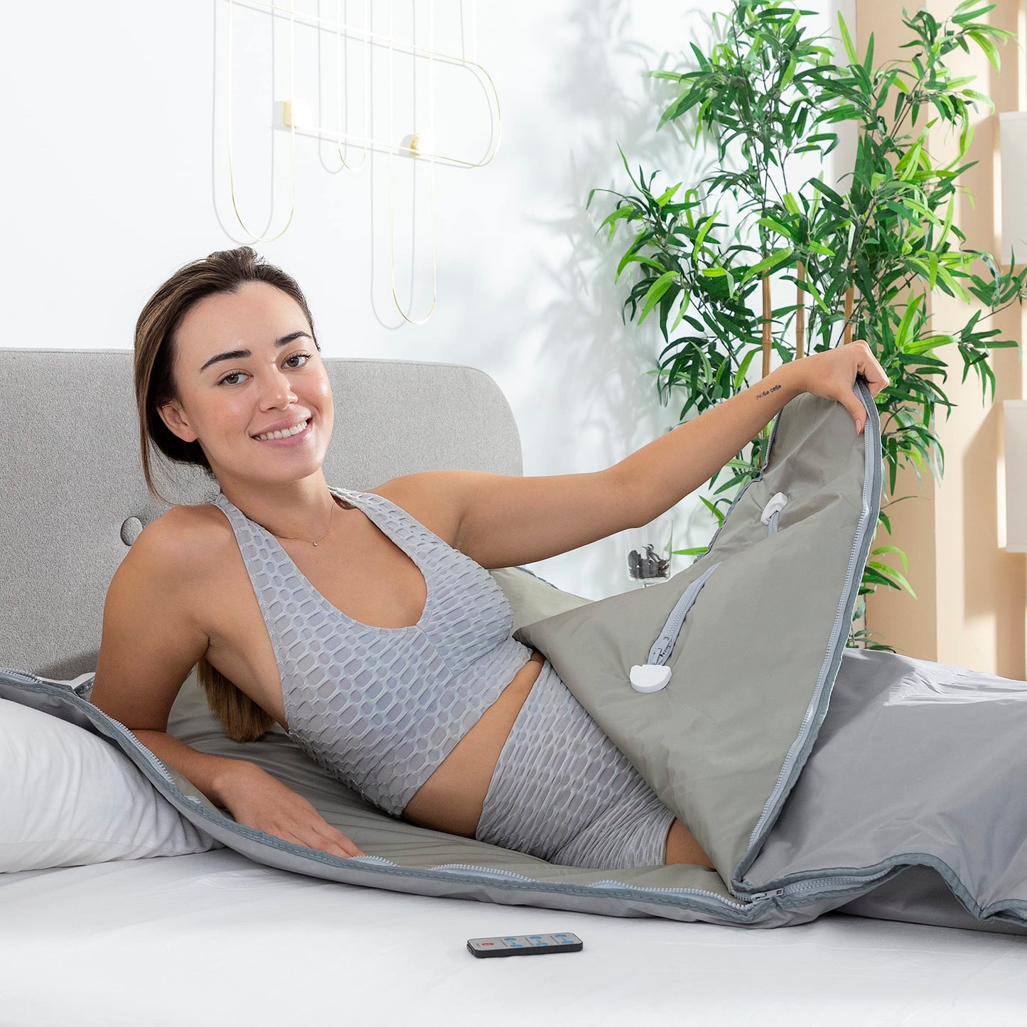 InnovaGoods - Infrared sauna blanket, full body thermal blanket for fat and toxin elimination, 2 independent heating zones, remote control, Gray, Small Single, Acrylonitrile Butadiene Styrene.