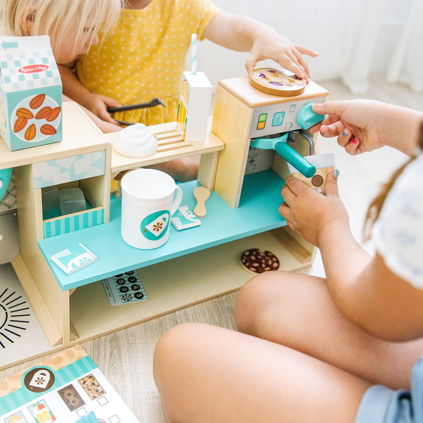 Melissa & Doug Coffee Shop, wooden coffee bar with 35 accessories for realistic role play, for children 3+. FSC certified.