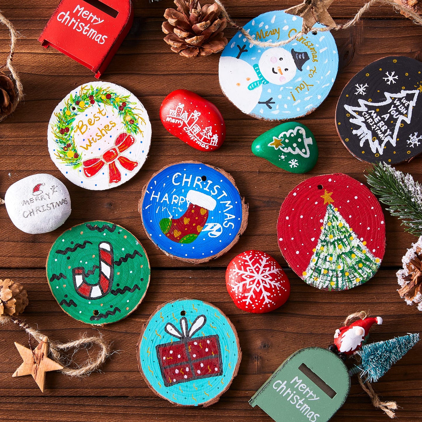 Shuttle Art Wooden Discs for Crafts, 70 Pieces 7-8cm Pre-Drilled Tree Slices with Hole, Natural Wood Slices for Painting with Acrylic Paints and Permanent Marker, Wood Circles, Suitable for Children, Christmas Decoration.