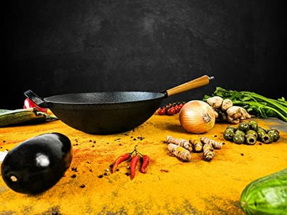 Oakfire cast iron wok pan 31cm with non-stick patina, lid & wooden handle - Large wok pan for induction - High-quality cast iron wok for induction cooker - The perfect wok for gas grill.