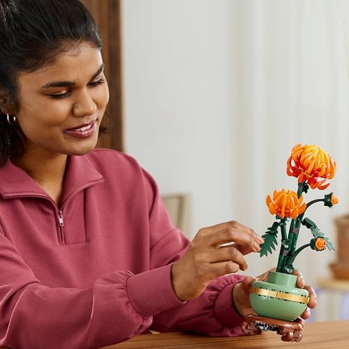 LEGO Botanicals Chrysanthemum - Creative building set for adults - Easy-care toy plant for gifting - Flower decoration from the Botanical Collection - Relaxing activity 10368