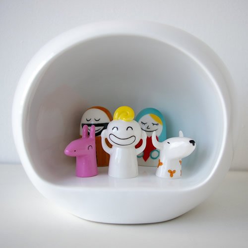 Alessi AMGI10 Design Nativity Set with replica cave and hand-decorated porcelain figures, White, 5 pieces.