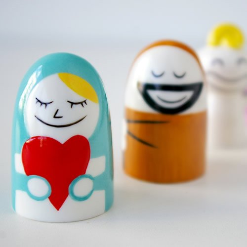 Alessi AMGI10 Design Nativity Set with replica cave and hand-decorated porcelain figures, White, 5 pieces.