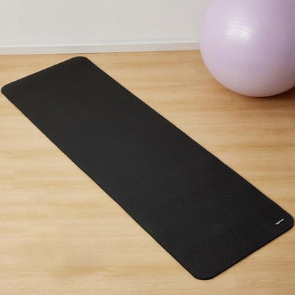 Amazon Basics Yoga Mat, non-slip, extra thick, Pilates-Gymnastics mat, 183 x 61 x 1 cm, Black.