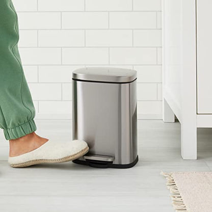 Amazon Basics Mini Waste Bin, rectangular, dirt-repellent, with soft-close foot pedal, brushed stainless steel, for bathrooms and small spaces, 5 liters, satin finish, 18.5 x 21.6 x 29.9 cm (L x W x H)