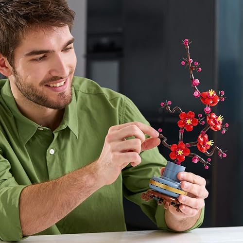 LEGO Botanicals Plum Blossom - Easy-care botanical flower decor from the Botanical Collection - Creative building set for adults - Relaxing activity - Artificial plant for collecting 10369