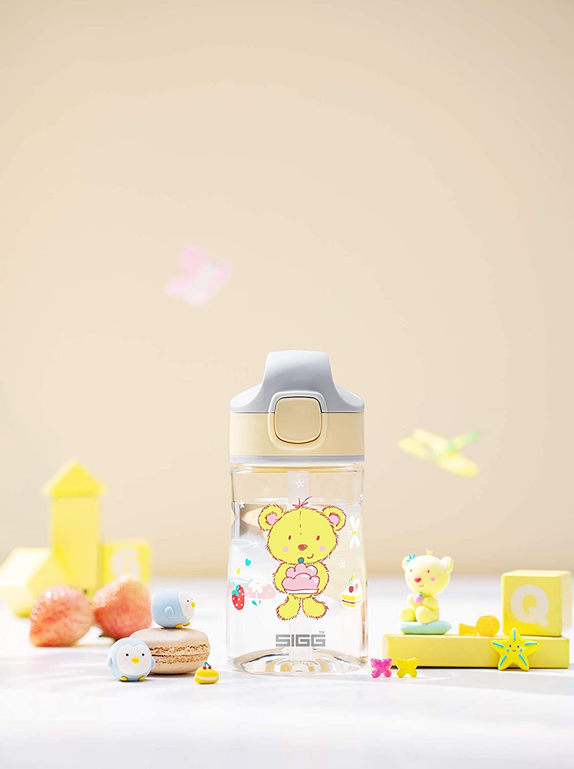 SIGG - Tritan Kids Water Bottle - Miracle Furry - With Straw - Leak-proof - Dishwasher safe - Microwave safe - Scratch-resistant - BPA-free - School & Sports - Yellow with Teddy Bear - 0.35L