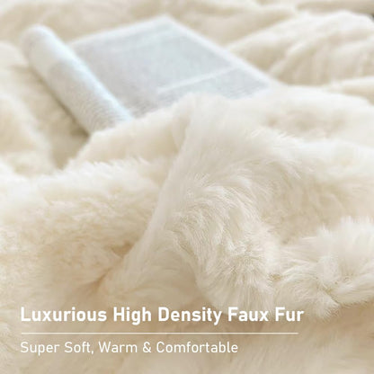 A Shanlan plush bedding set measuring 200x200, featuring a winter-warm, fluffy cashmere touch. Includes a teddy fleece duvet cover with zipper closure and 2 pillowcases measuring 80x80 cm in cream white.