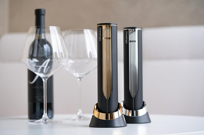 Prestigio Maggiore Electric Corkscrew - Premium wine bottle opener with charging station - Integrated foil cutter - Packed in high-quality gift box - Black/Gold