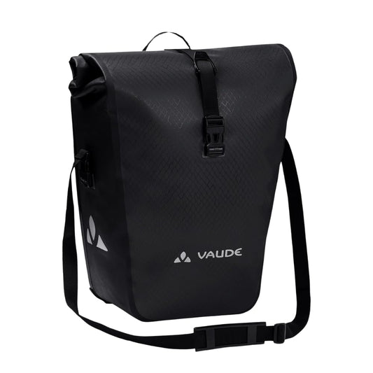 VAUDE Bike Bag for Rear Rack Aqua Back Single 1 x 24 L in all black, waterproof rear pannier, bike luggage carrier bag, easy attachment - Made in Germany