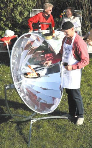 Solar cooker Premium11 for cooking, baking, grilling, and frying - saving up to 120 EUR per year! Made in Germany!