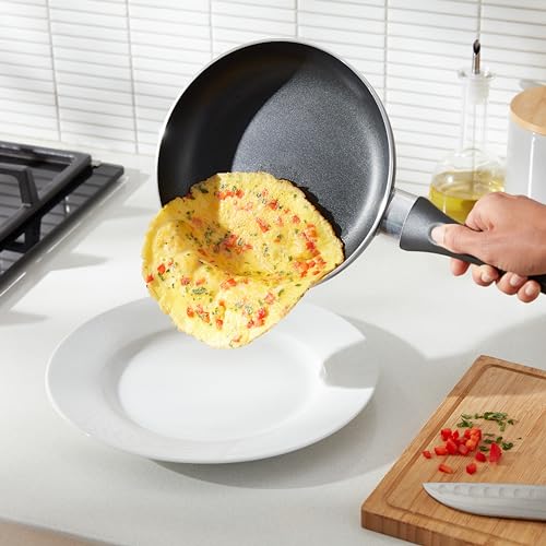 Amazon Basics 3-Piece Non-Stick Frying Pan Set, Sizes: 20 cm, 25 cm, and 30 cm, Black