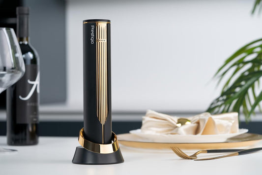Prestigio Maggiore Electric Corkscrew - Premium wine bottle opener with charging station - Integrated foil cutter - Packed in high-quality gift box - Black/Gold