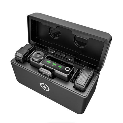 Hollyland Lark MAX wireless lavalier microphone features 48kHz/24-bit audio quality, ENC anti-noise technology, 22-hour battery life, 250m range, 8GB storage. Perfect for DSLR cameras, smartphones, iPhones, and PCs.