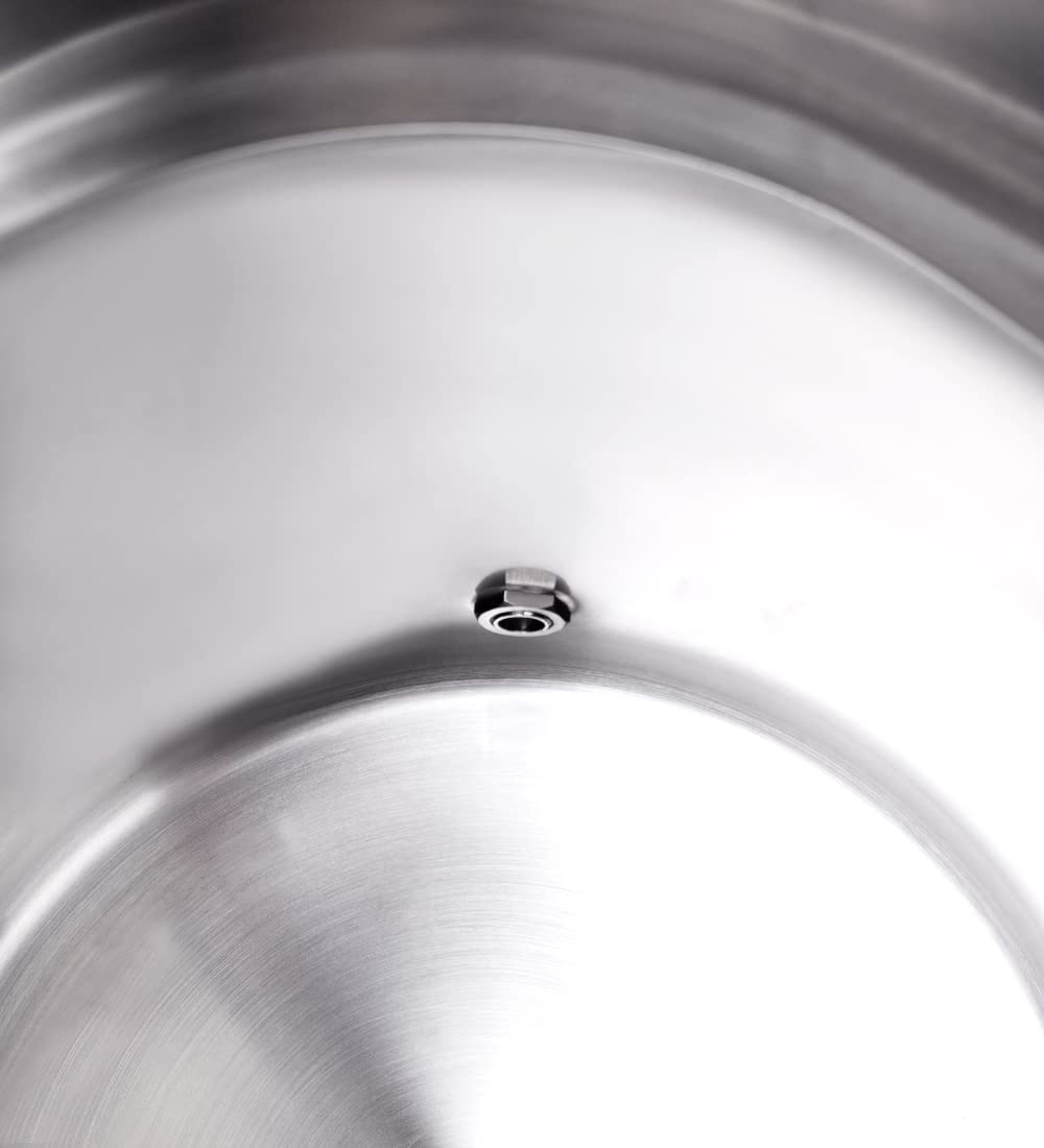 Beeketal 'BMK-30A' 30 liter stainless steel milk can transport container with drain tap, leak-proof lid with seal and clamping closure - dairy milk can for transport or storage.