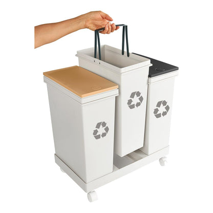 Innovative waste separation system with 3 compartments of 20 liters each, on wheels, with lid, bins with handles individually removable, total capacity of 60 liters, recycling system, dimensions 53x33.5x52.5 cm.