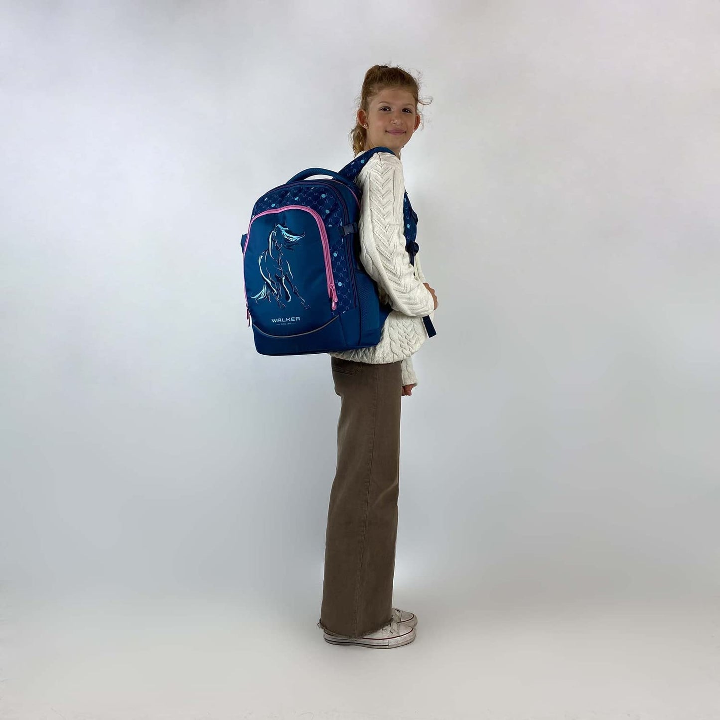 Walker school backpack Fame 2.0 "Lucky Horse" with 2 compartments, front pocket with organizer, side pockets, school bag including back padding, adjustable shoulder and chest straps.
