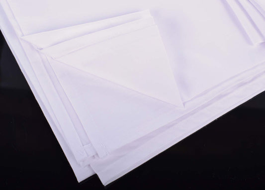 Smooth bed sheet without elastic, made of 100% cotton, white color, also suitable for tablecloths/summer sheets in various sizes (240 x 290 cm).