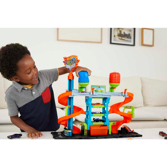 Hot Wheels City Race Track with Car Wash, color-changing feature, includes 1 toy car, suitable for kids aged 4 and up, HDP05.