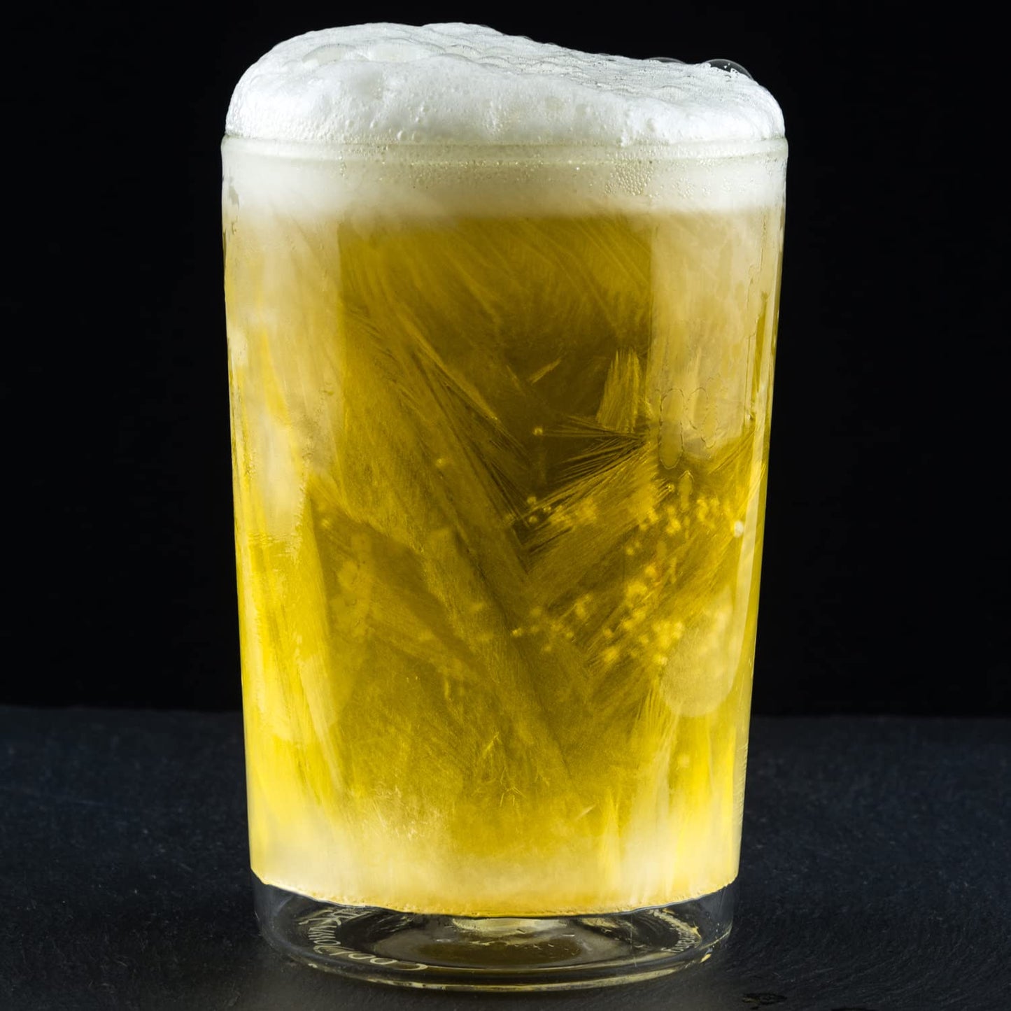 1 x 280ml self-cooling glass from CoolDownDrink - Forget ice cubes - Chill your drinks without watering them down. Perfect for beer, cocktails, soda & cola.