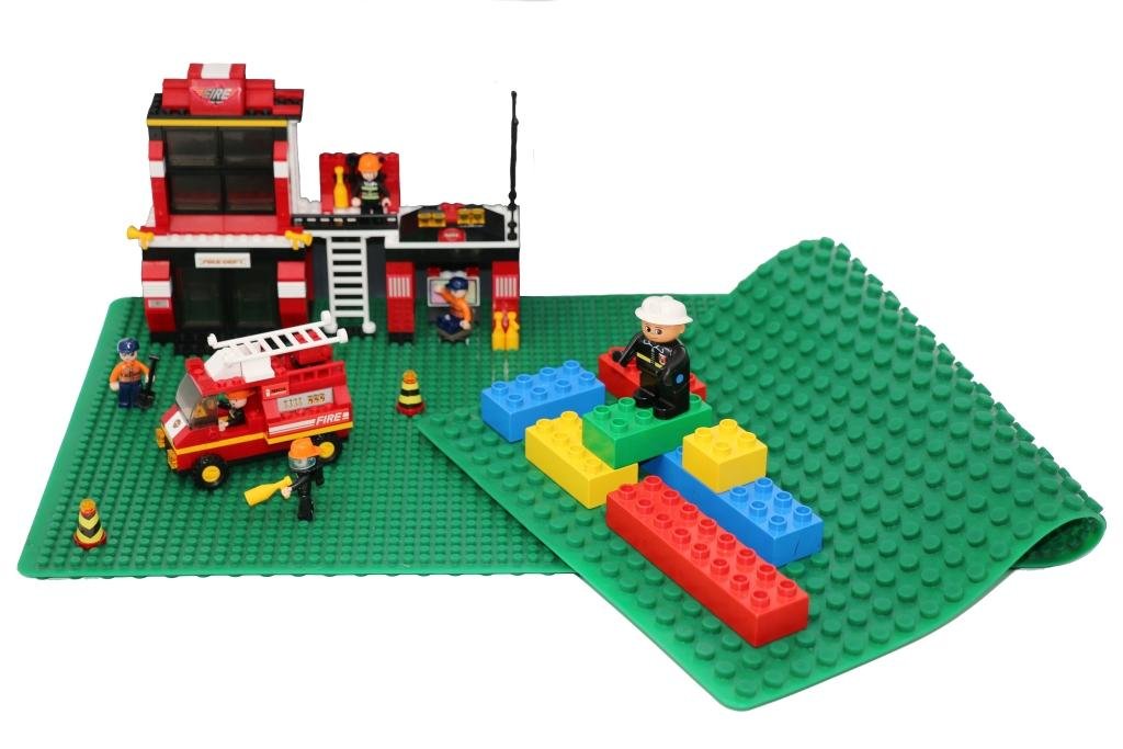 Beslo High Quality Silicone Building Block Mat I Double-sided Baseplate Large I Rollable, Waterproof Baseplate Compatible with Lego Duplo I Flexible Plate BPA-free, 30.5 x 80.5 cm Gray
