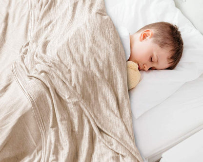 Elegear Cooling Blanket 130 x 170cm, Japanese Arc-Chill 3.0 Q-Max>0.5 Cooling Fibers 2in1 Self-cooling Summer Blanket Double-sided, absorbs body heat, cooling blanket for people Thin Throw Blanket Beige