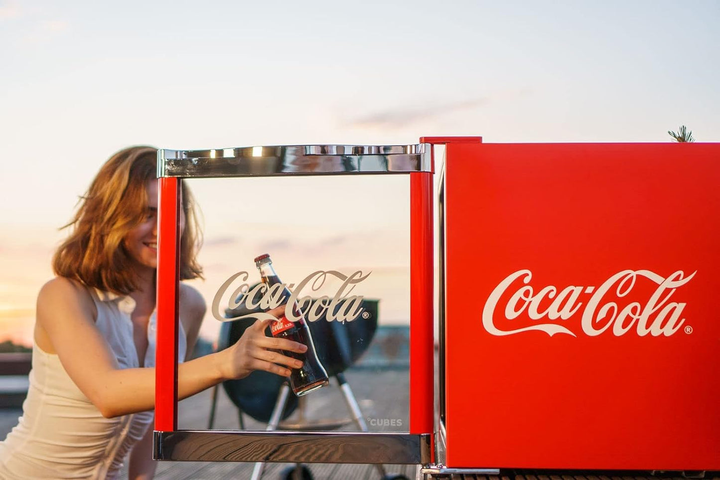 CUBES Coca-Cola Mini Fridge with Glass Door | Beverage Cooler 48L, quiet & energy efficient, ideal for drinks, office & parties | 5-15°C, Red
