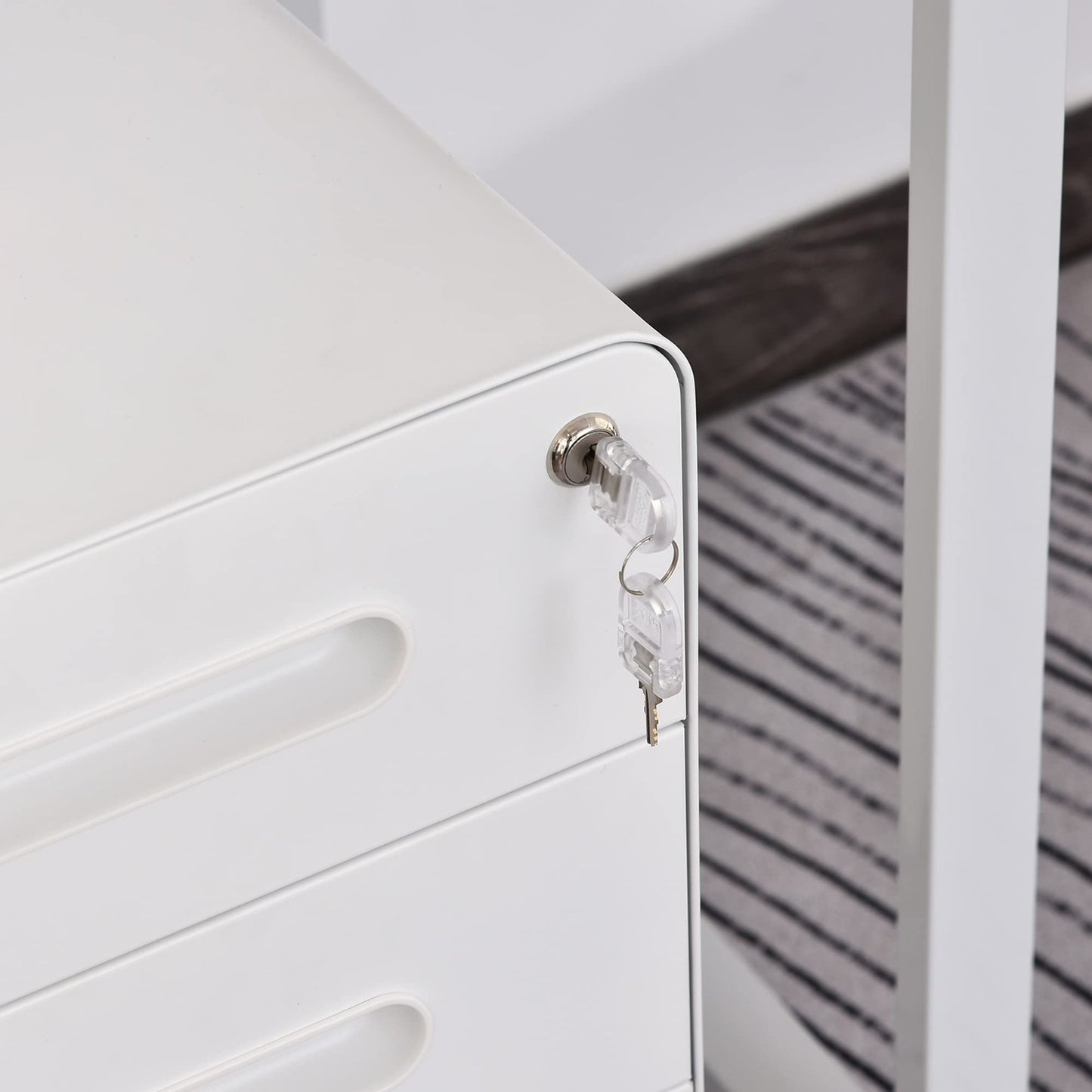 Vinsetto 3-drawer mobile file cabinet with lockable casters, includes hanging file organizer and pencil tray. Office under desk storage unit measures 39x48x59cm in white.
