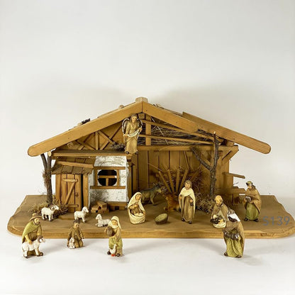 2X FADED Fountain, with pump/Height: 19cm/Hand-painted/detailed nativity figures - Christmas table decoration nativity accessory
