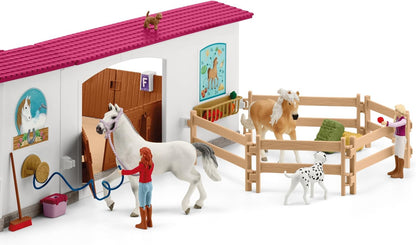 Sneak Horse Club | Riding Arena Peppertree 42639 | with obstacles, paddock, and lots of accessories | great gift for girls and boys | horse toy for kids aged 5 and up | set of 179 pieces