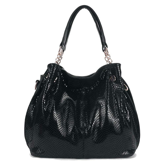 Kris Anna women's hobo shoulder bag made of PU leather with shoulder strap, shopper bag, crossbody handbag, chain handles for women in black. Single-use.